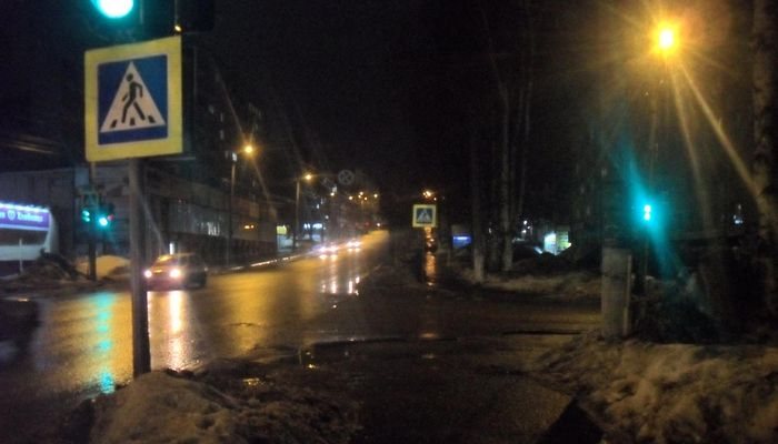 В центре Кирова неизвестный сбил 16-летнего мальчика и скрылся с места ДТП